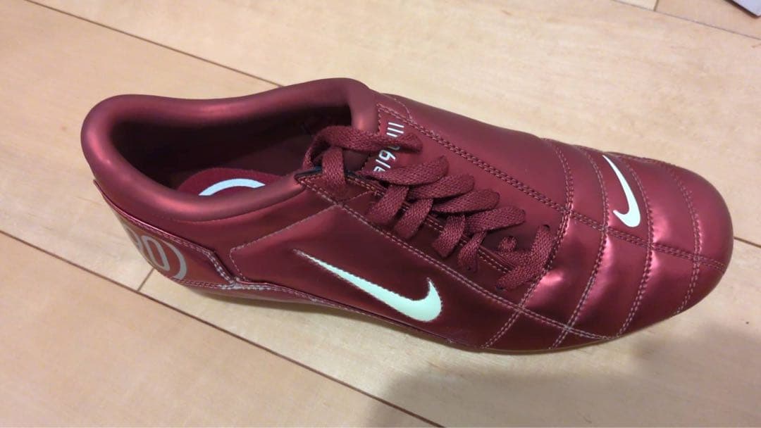 週末大特価Nike total90 III 赤 サッカーシューズ　レア