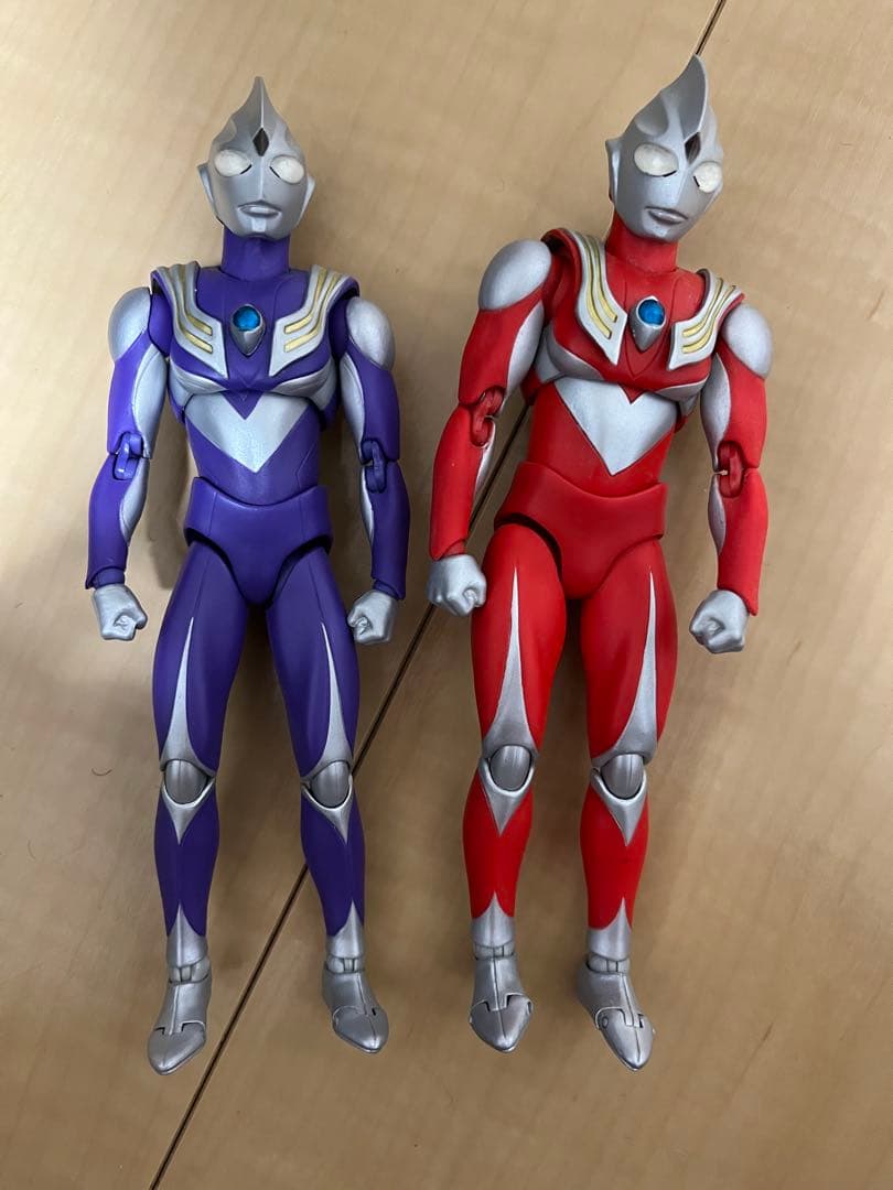 ウルトラアクト　ウルトラマンティガ スカイタイプ & パワータイプ 2体セット