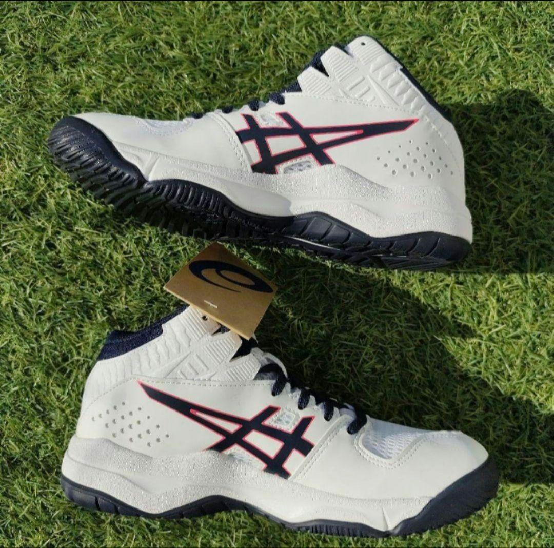 asics ジュニアバスケットシューズ23.5cm