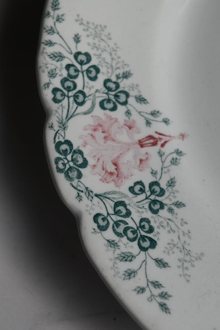 美品リュネヴィル　 クローバーと桃のお花の平皿　フランスアンティーク