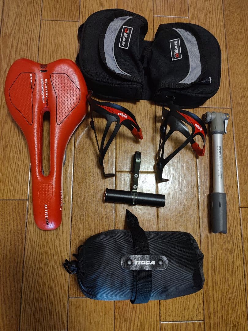 サイクリングアクセサリー7点バッグ、サドル、ポンプ、自転車バッグ、ドリンクホルダ