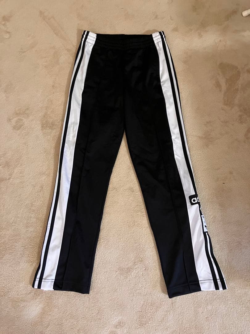 adidas サイドスナップボタン付　originals ズボン　スポーツウェア