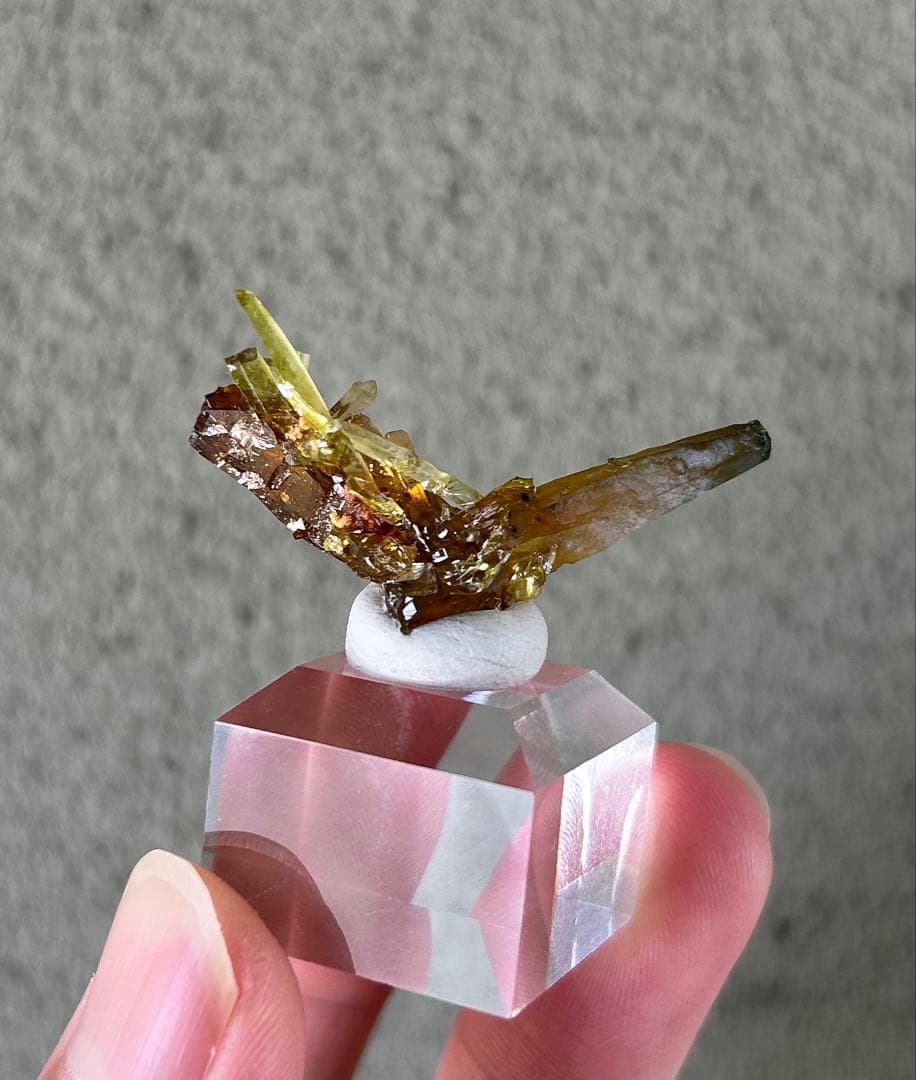 希少色 希少鉱物 ジンカイト 黄緑色結晶 天然石