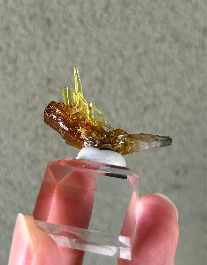 希少色 希少鉱物 ジンカイト 黄緑色結晶 天然石