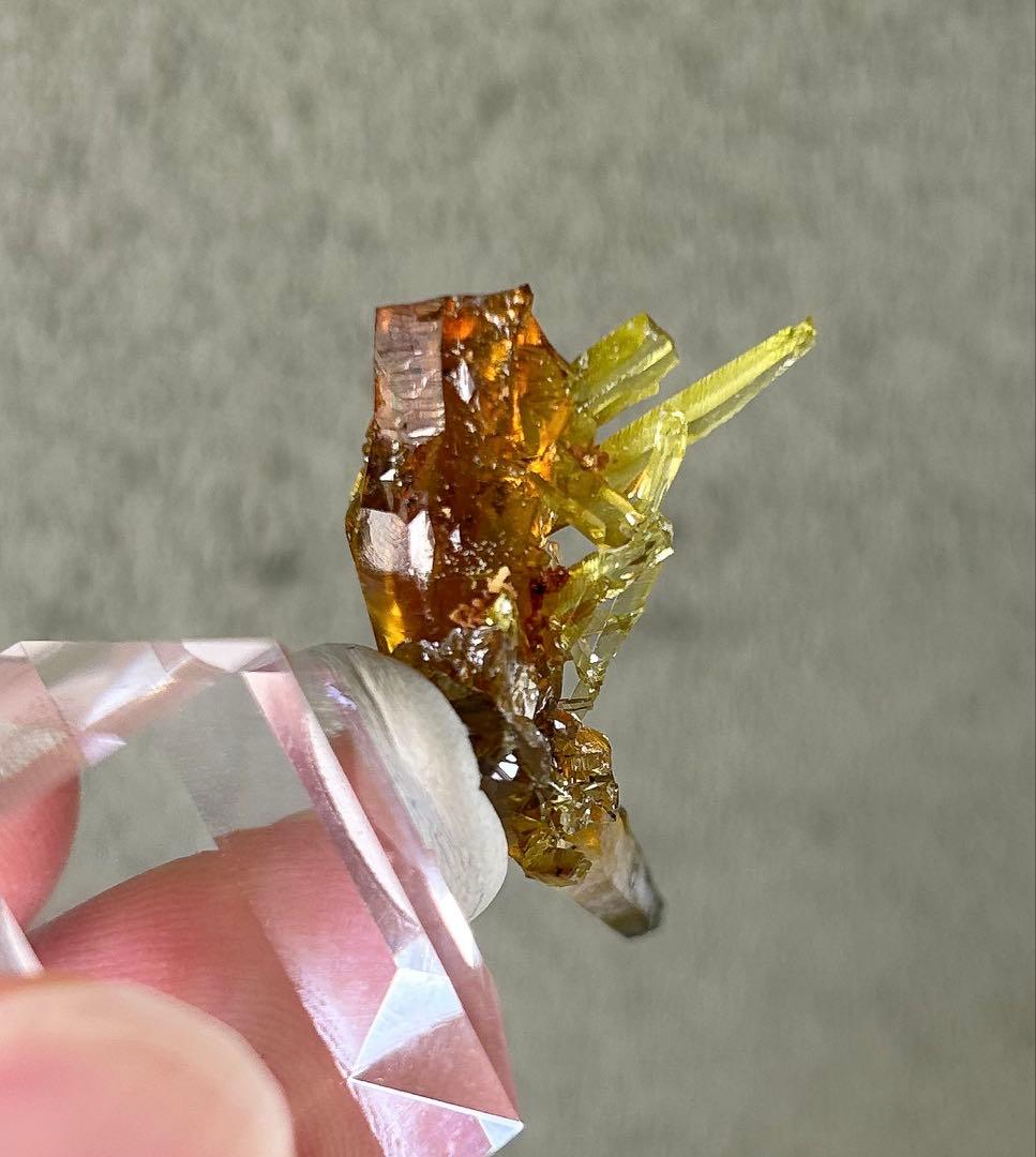 希少色 希少鉱物 ジンカイト 黄緑色結晶 天然石