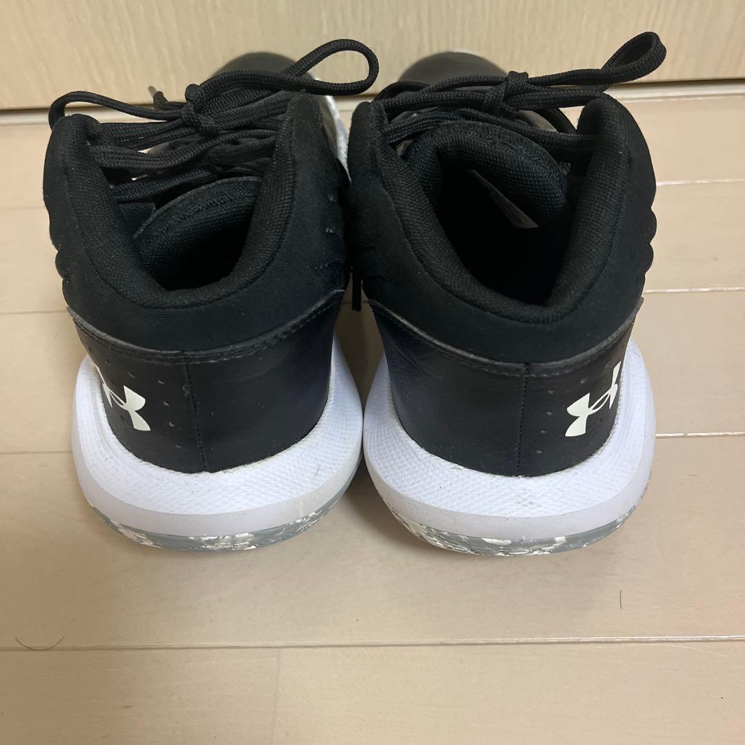 UNDER ARMOR バスケシューズ＆シューズ入れ
