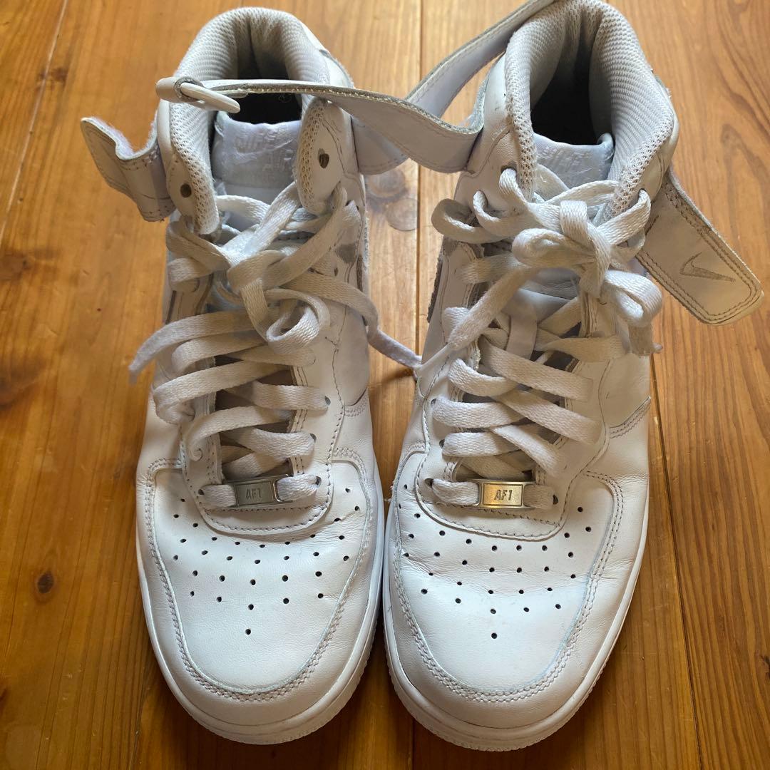 週末割引実施中ナイキ エアフォースワン MID白 Nike Air Force1