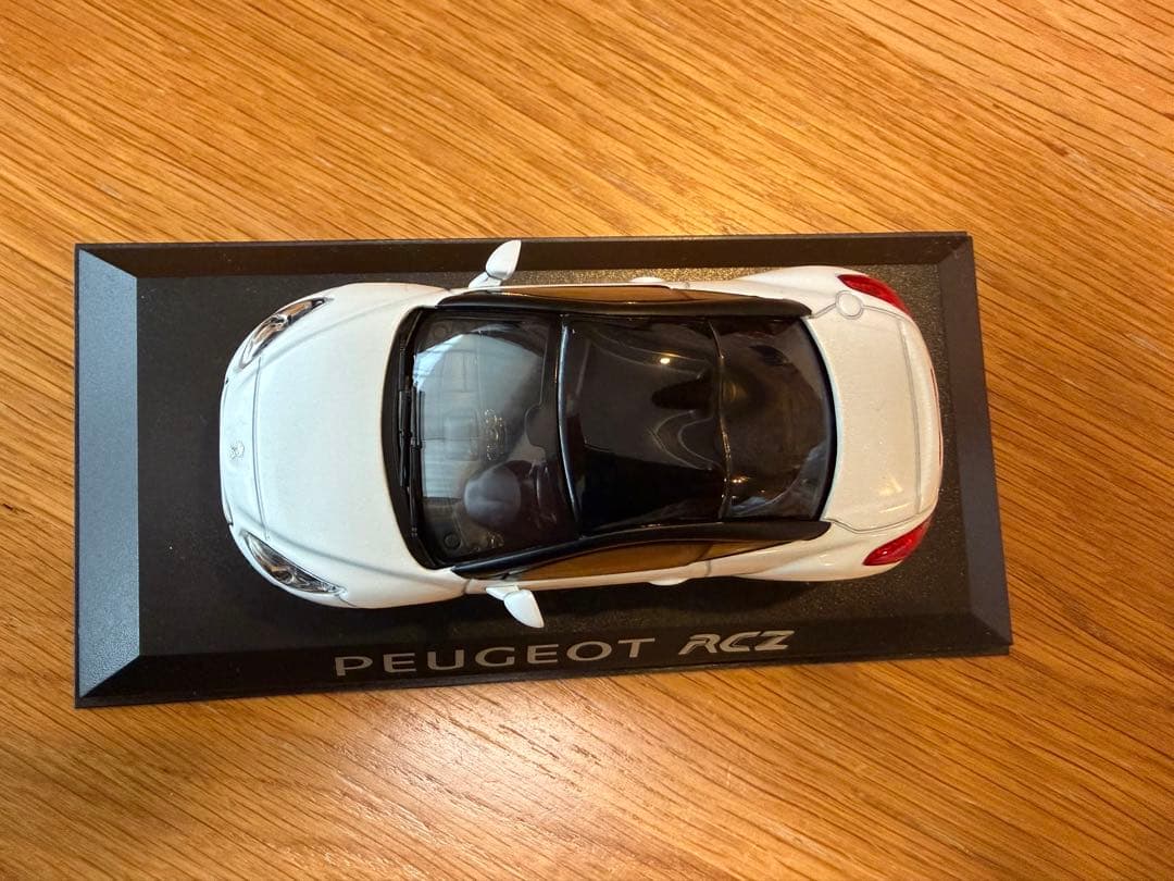 1/43 Peugeot ホワイト プジョー・RCZミニカー