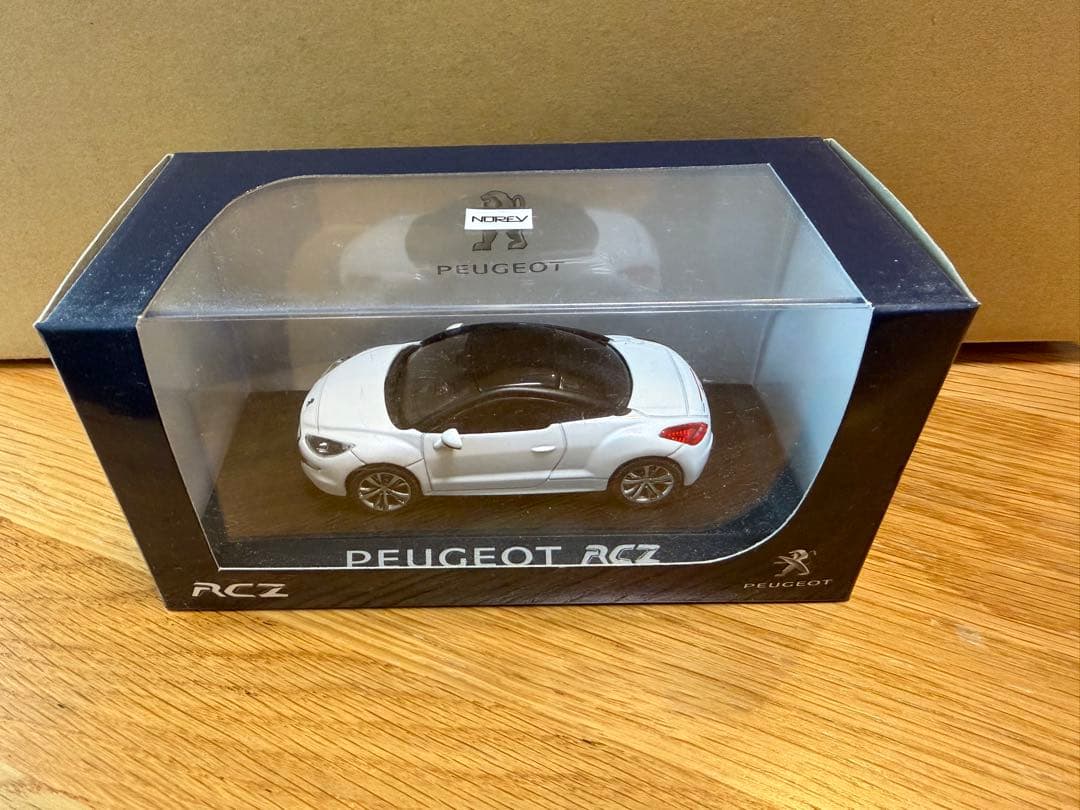 1/43 Peugeot ホワイト プジョー・RCZミニカー