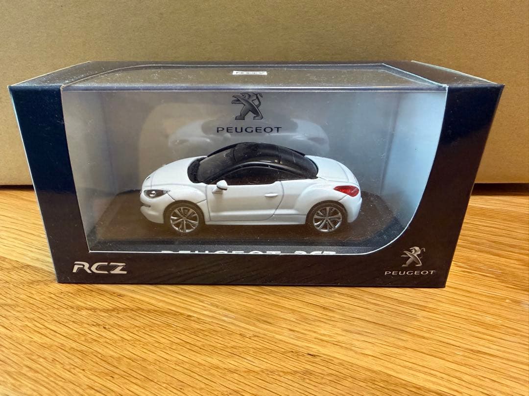 1/43 Peugeot ホワイト プジョー・RCZミニカー