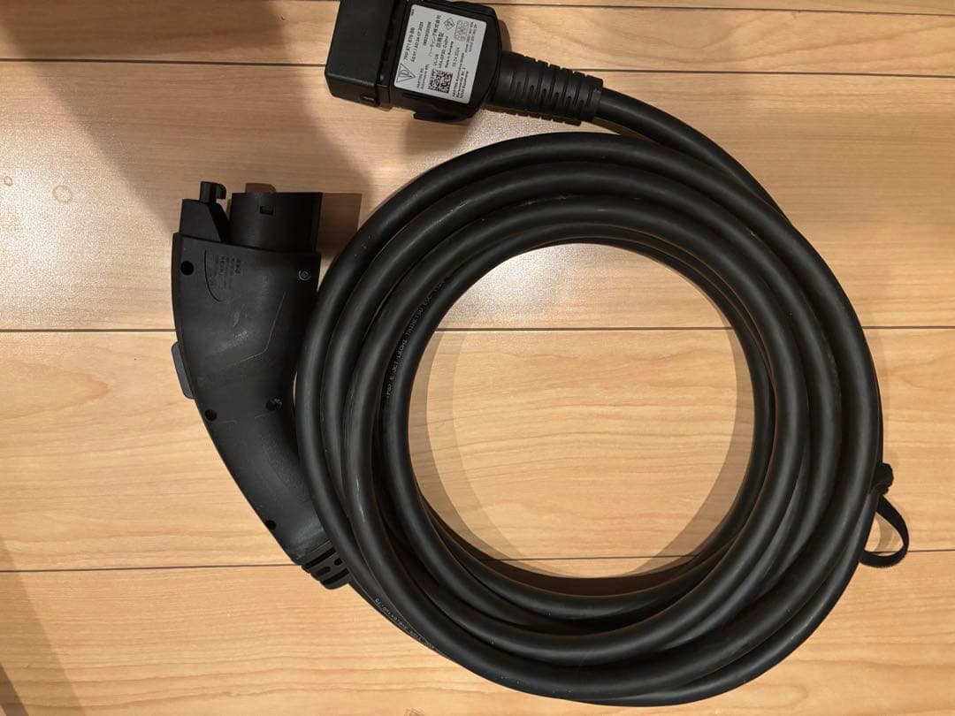 ポルシェ 純正　タイカン　モバイルチャージャーコネクト 充電器　液晶　無線　EV