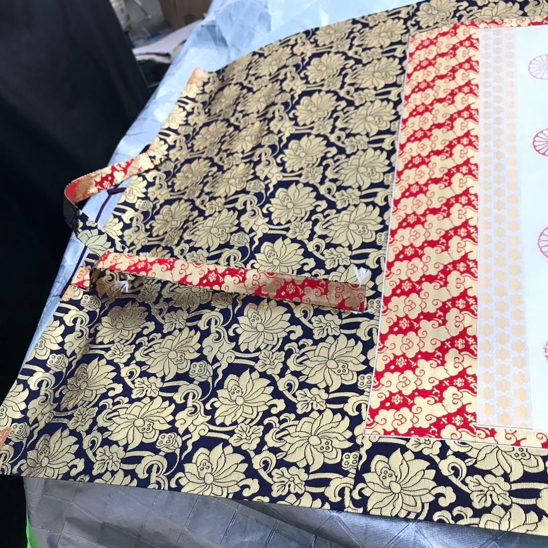花柄デザインの陶芸品用箱