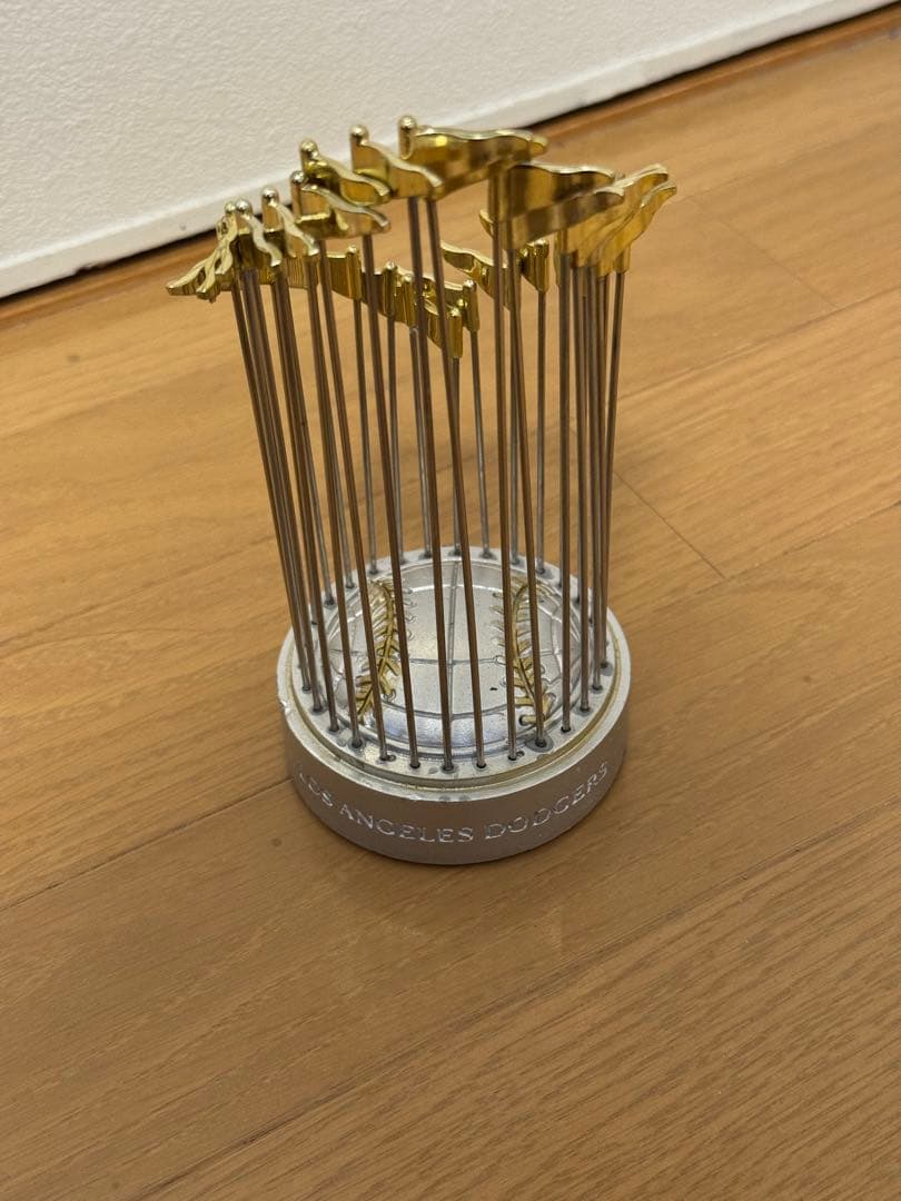 ロサンゼルス・ドジャース 2024ワールドシリーズチャンピオンシップトロフィー