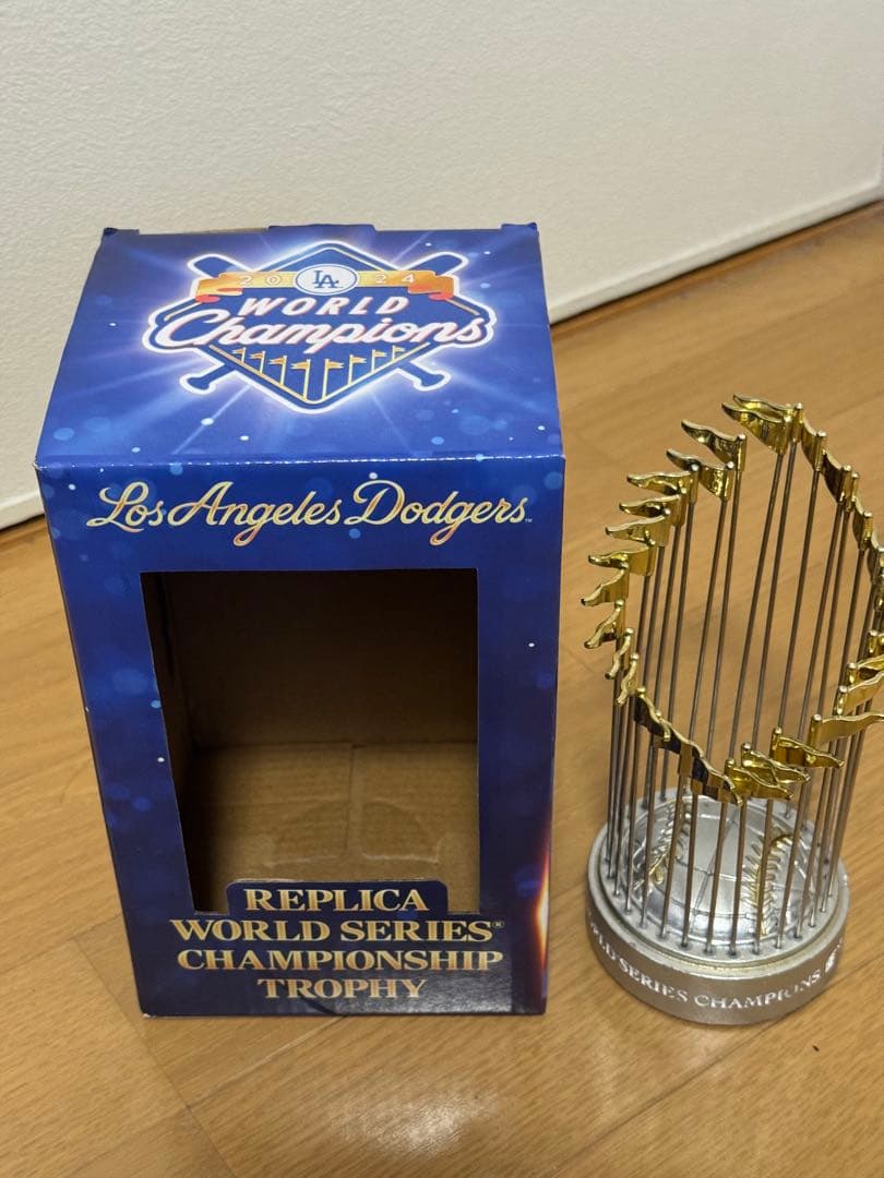 ロサンゼルス・ドジャース 2024ワールドシリーズチャンピオンシップトロフィー