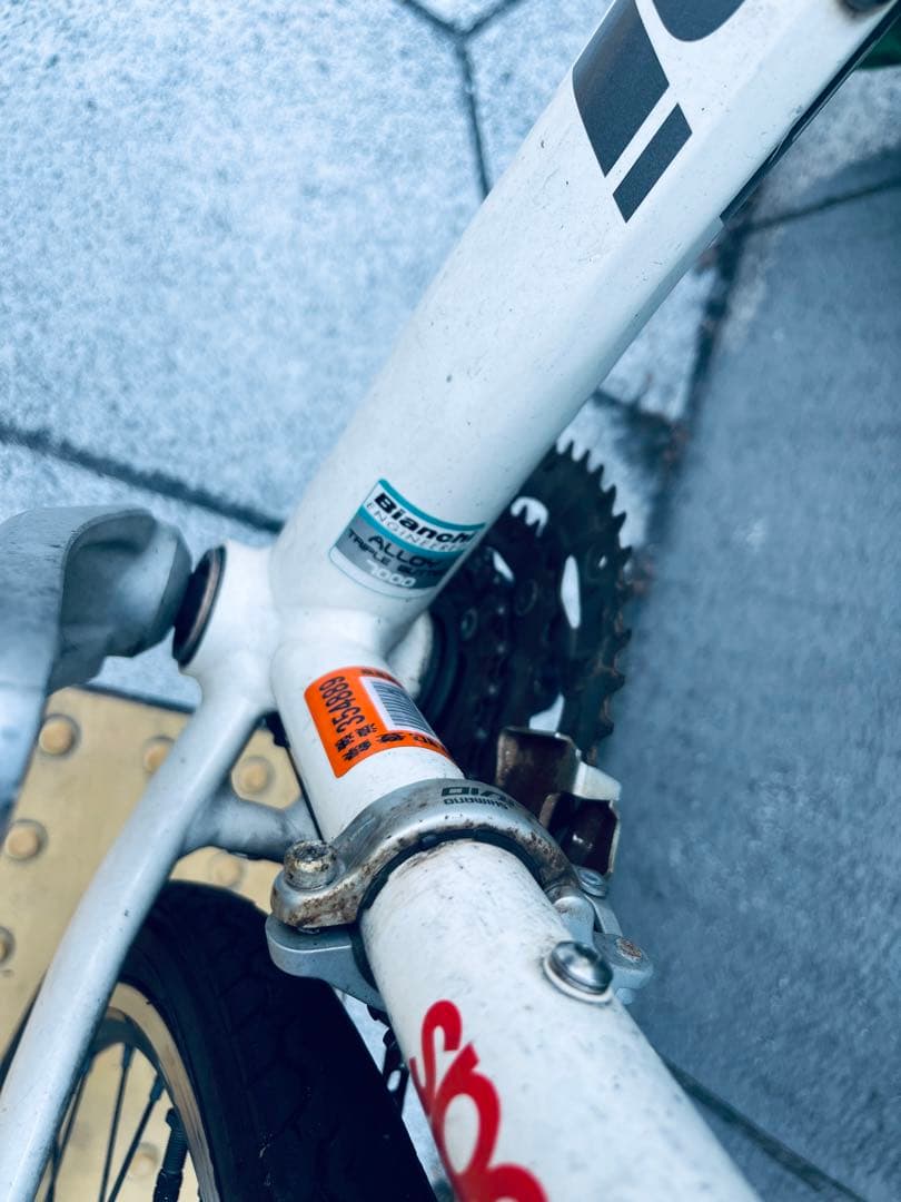 ビアンキ　自転車　クロスバイク　カメレオンテ スポーツ3 中古　白bianchi