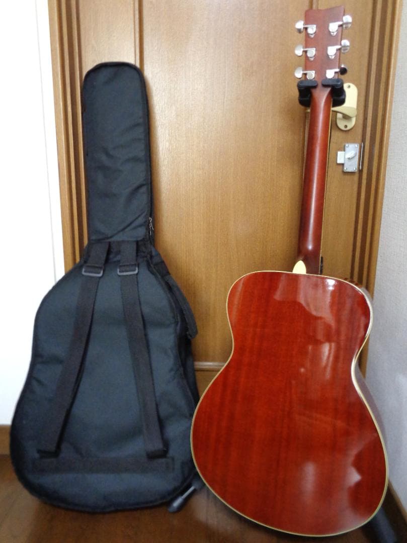 YAMAHA FS820　ヤマハ　アコースティックギター　ソフトケース付