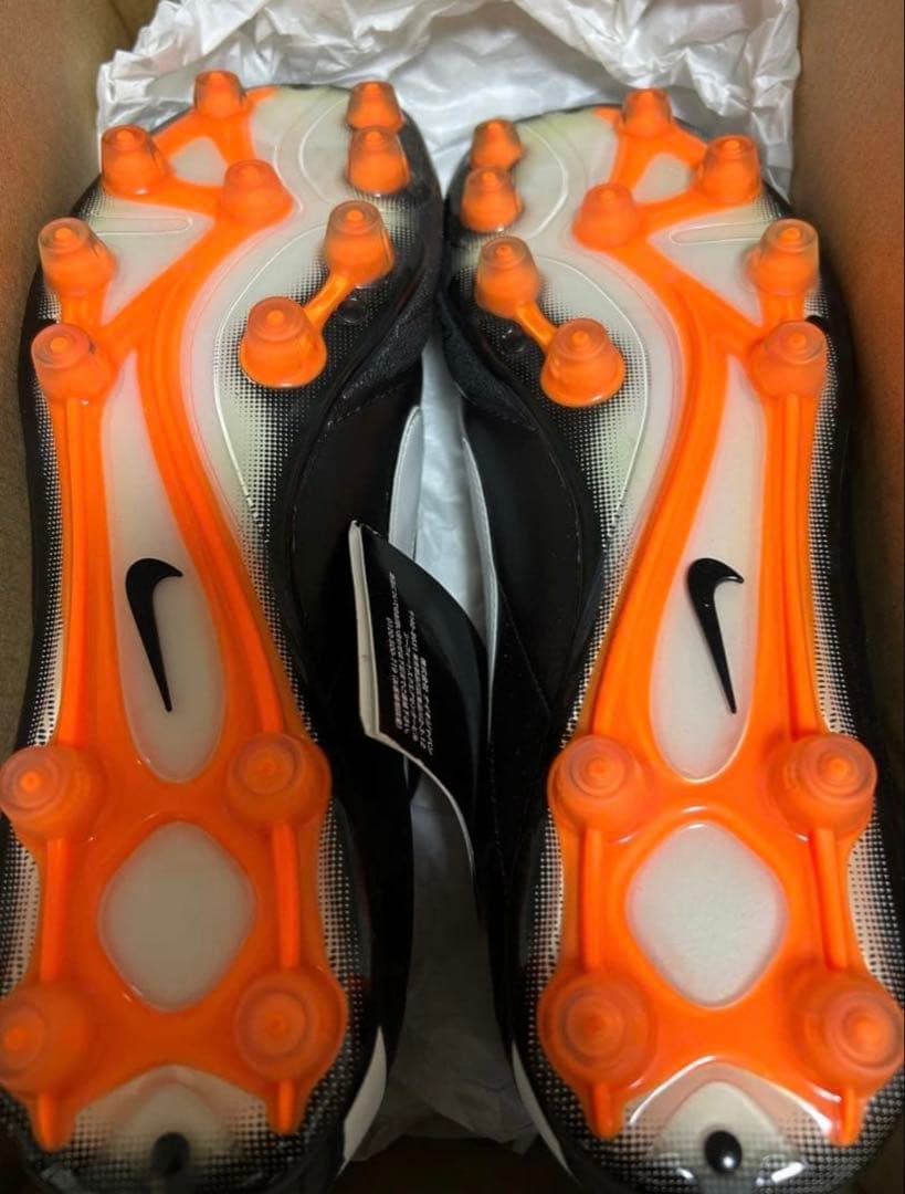 新品 ナイキ サッカースパイク ティエンポ レジェンド 4 HG-E 27cm