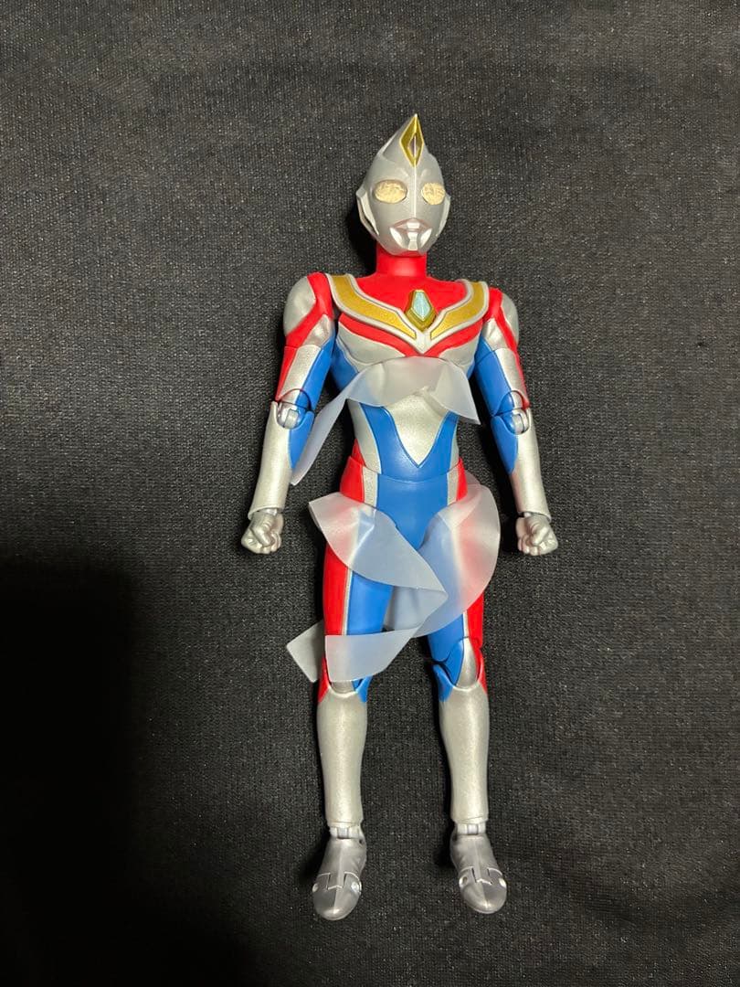 S.H.Figuarts 真骨彫製法 ウルトラマンダイナ　フラッシュタイプ