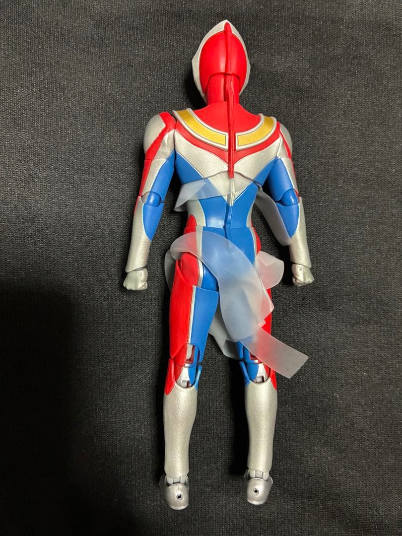 S.H.Figuarts 真骨彫製法 ウルトラマンダイナ　フラッシュタイプ