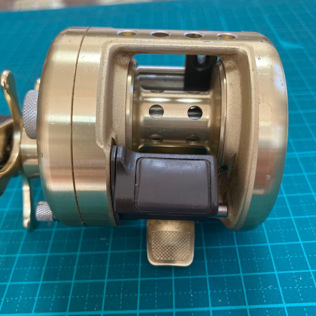 SHIMANO CALCUTTA ベイトリール ゴールド 101XT