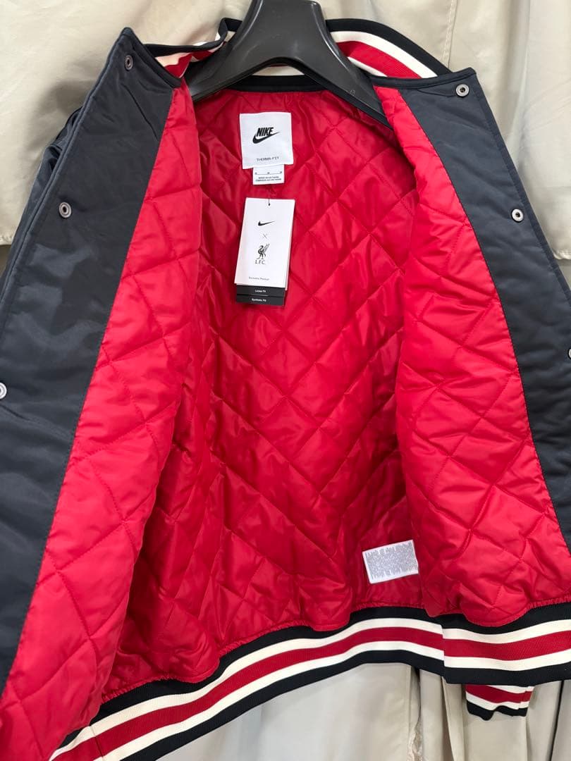 【新品】 リバプールFC エアーマックス ダグアウトジャケット AirMax M