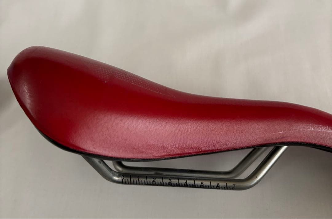 Selle SMPエルゴノミックサドル レッドHAND MADE IN TALY
