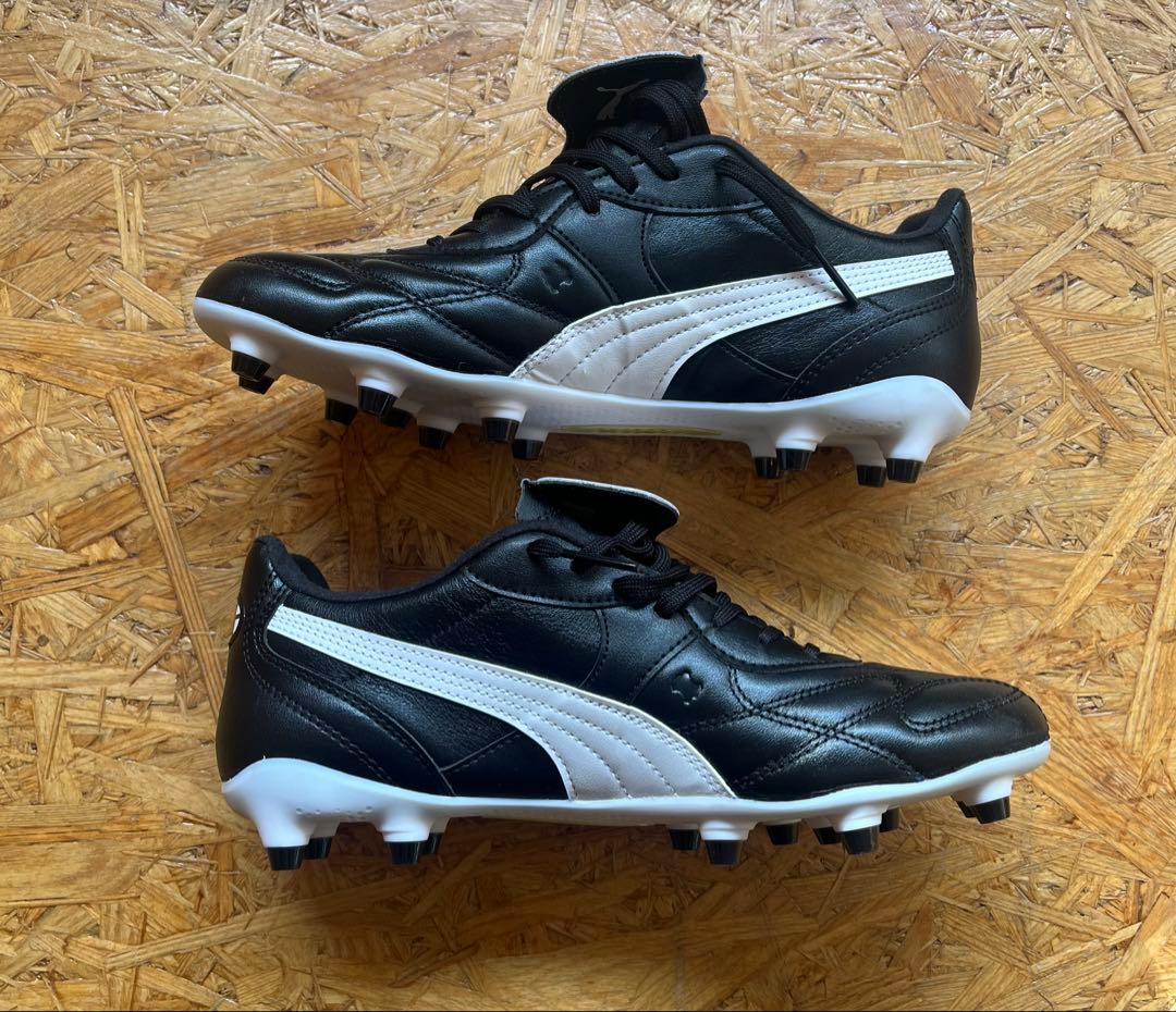 PUMA KING TOP FG/AGニューモデル　 ブラック/ホワイト