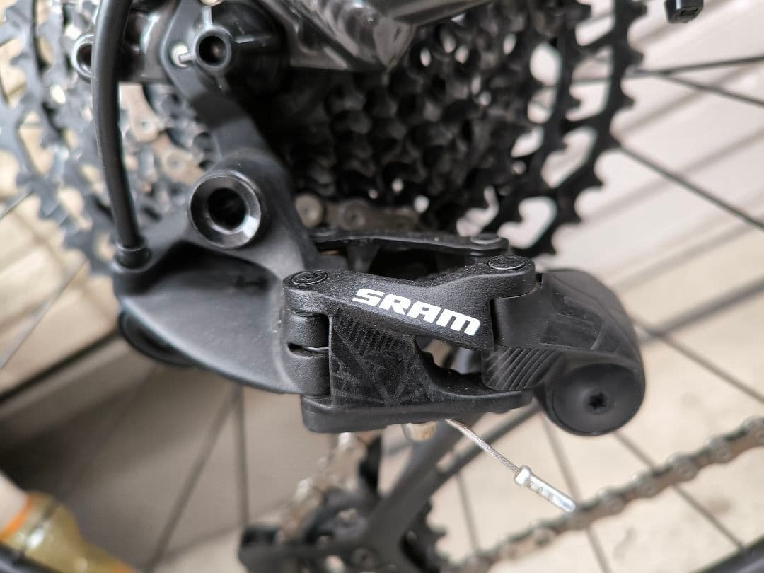 無料配送!145-155cm向け TREK マウンテンバイク XS 12S