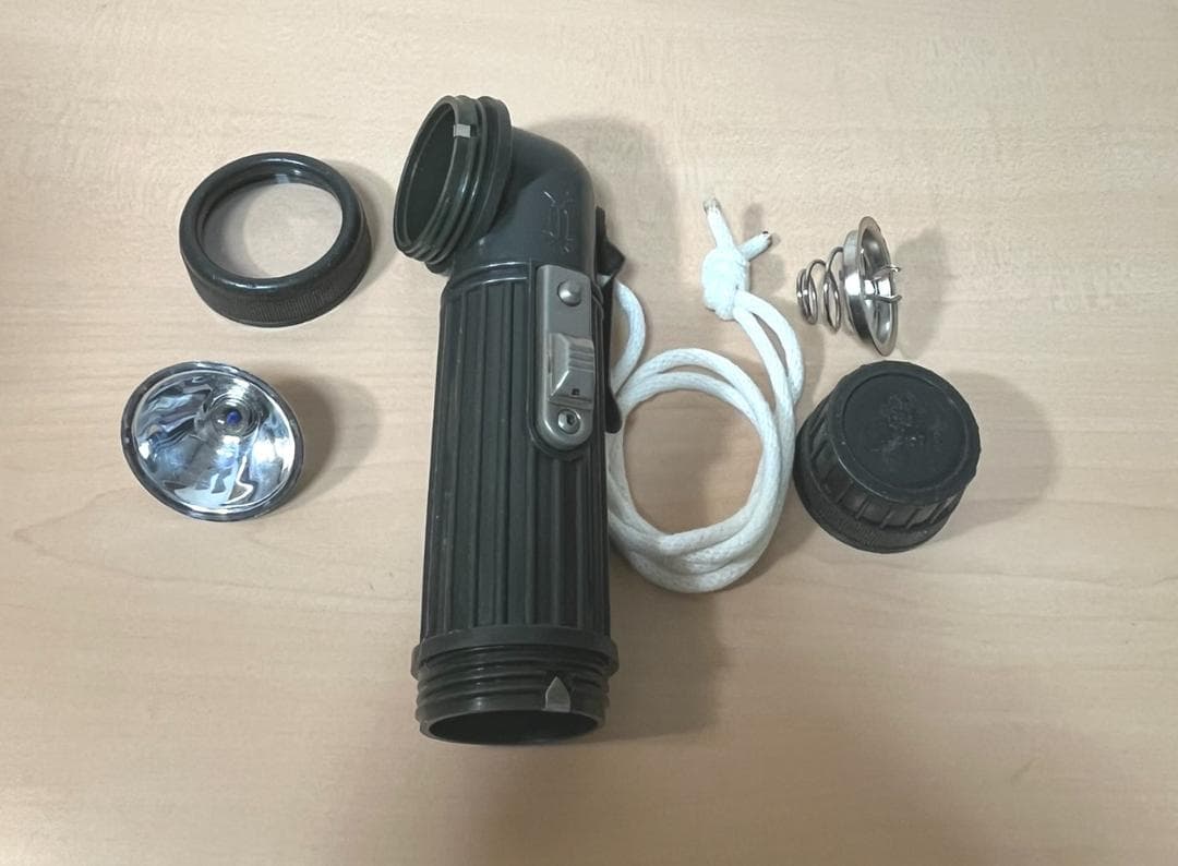 実働品 陸上自衛隊 L型ライト JTL-122-B 官給品 蛍マーク 昭和レトロ