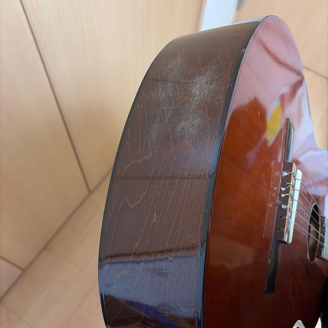 ヤングスキニー　サイン入りギター　アコースティックギター　YAMAHA