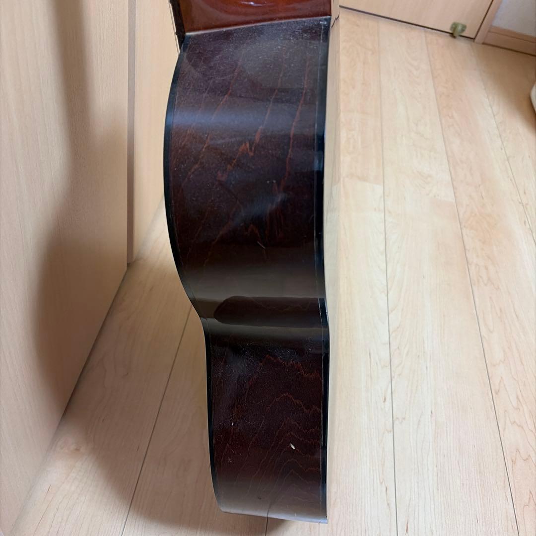 ヤングスキニー　サイン入りギター　アコースティックギター　YAMAHA