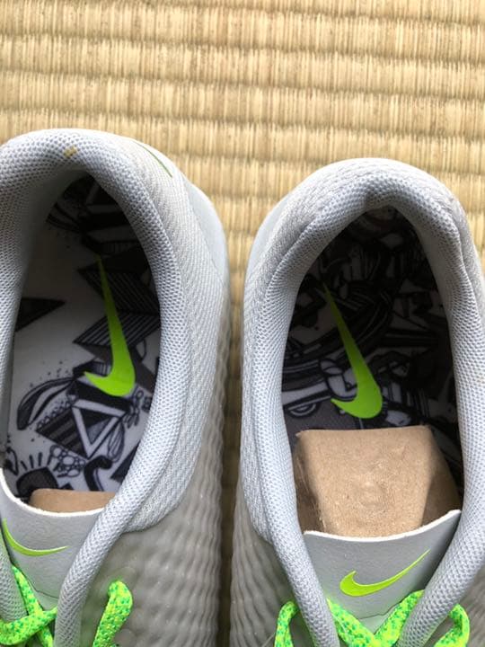 NIKE フットサルシューズ