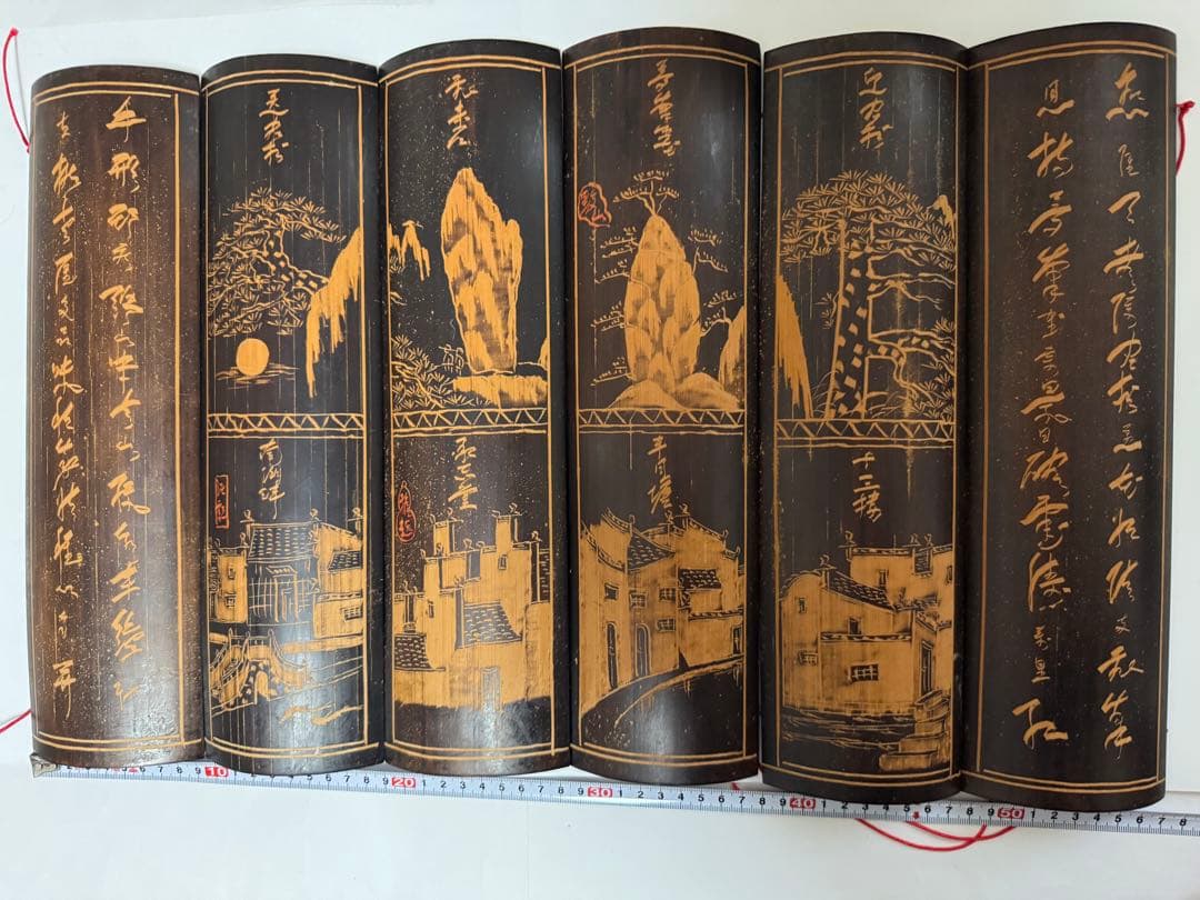 中国古代の竹簡（竹書）をモチーフにした装飾工芸品