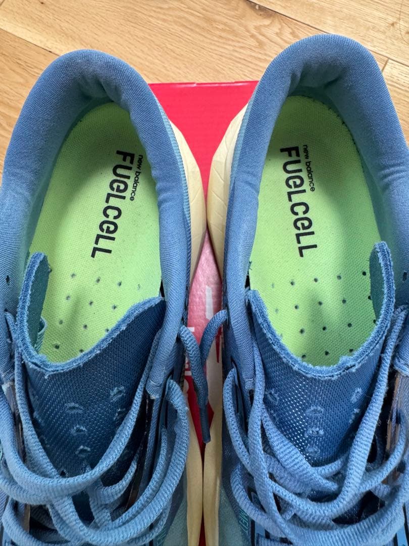 FuelCell Rebel v4 ニューバランス 26.5cm