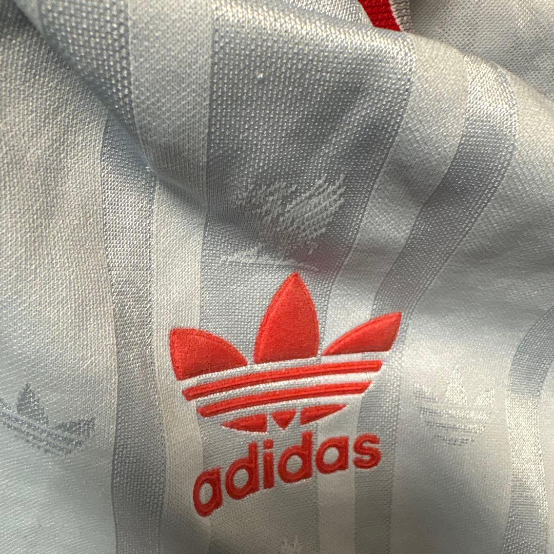 リバプール adidas シルバーシャツ Candy