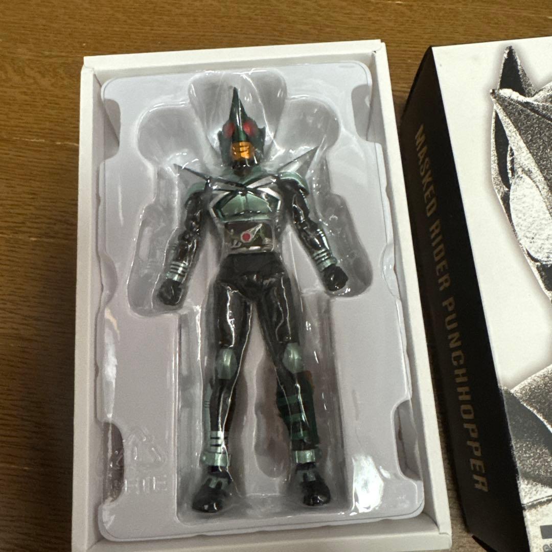 S.H.Figuarts 真骨彫　仮面ライダーキックホッパー&パンチホッパー