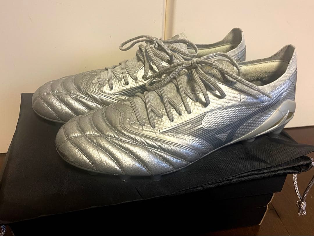 【美品】Mizuno Morelia Neo4β サッカーシューズ シルバー