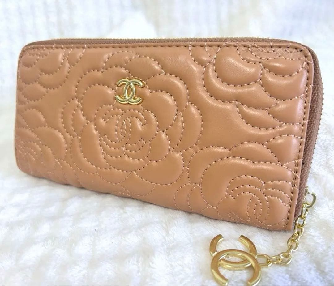 CCロゴ入り　花柄ステッチ長財布　ノベルティ
