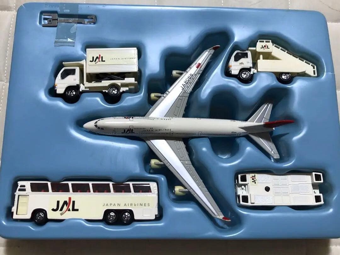 トミカ　ジャンボエアポートセット2  JAL