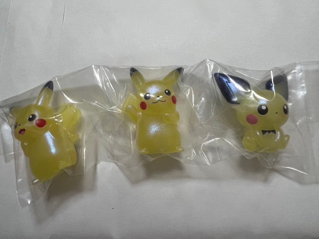 【値下げ】【新品・ポケキッズ当選非売品】ピカチュウ・ピカチュウ(メス)・ピチュー