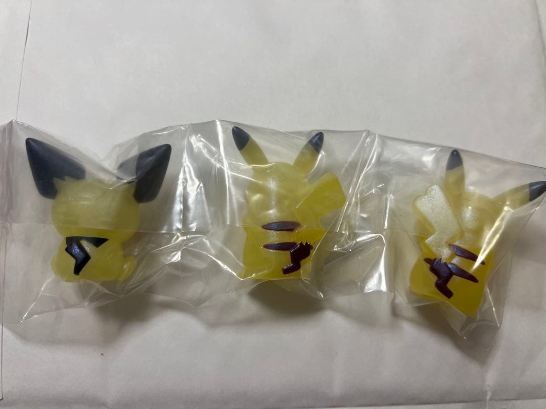 【値下げ】【新品・ポケキッズ当選非売品】ピカチュウ・ピカチュウ(メス)・ピチュー