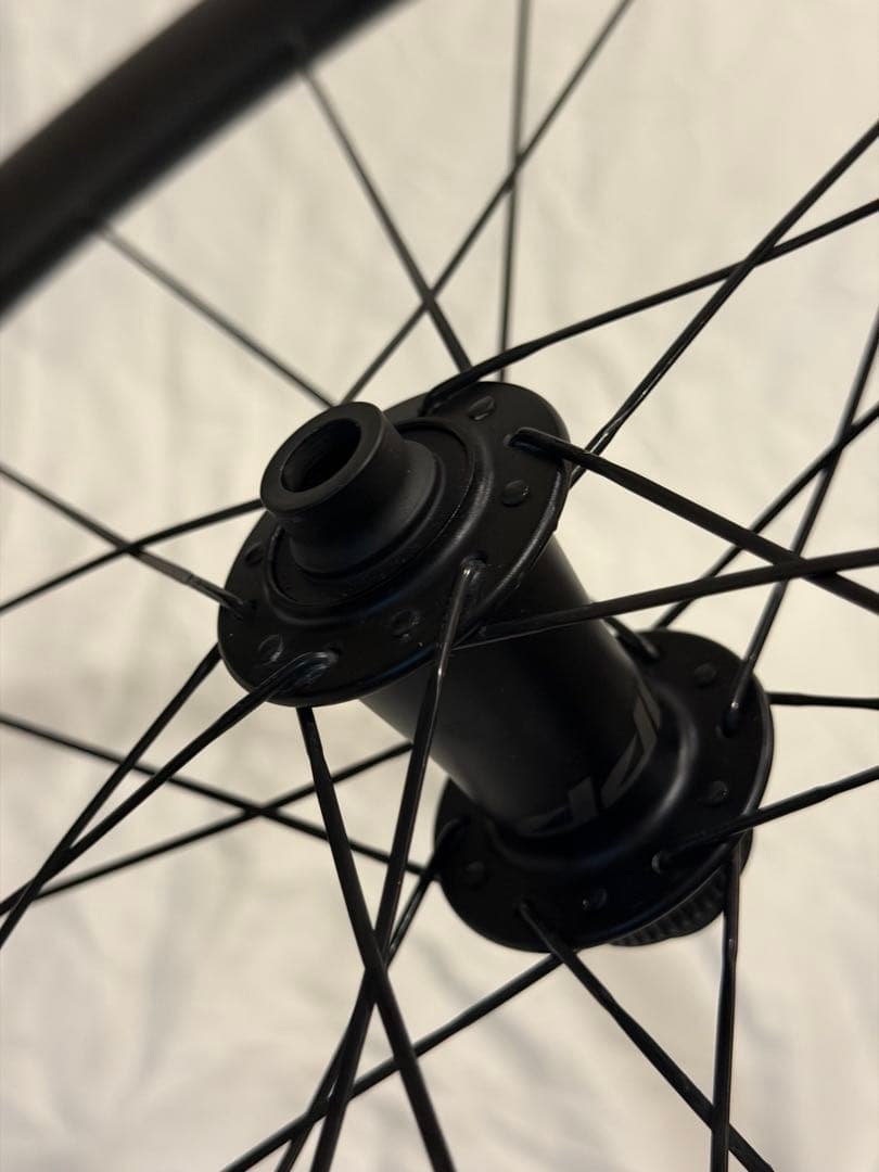 Zipp 303 firecrest 超軽量カーボンホイール前後　リア新品同様