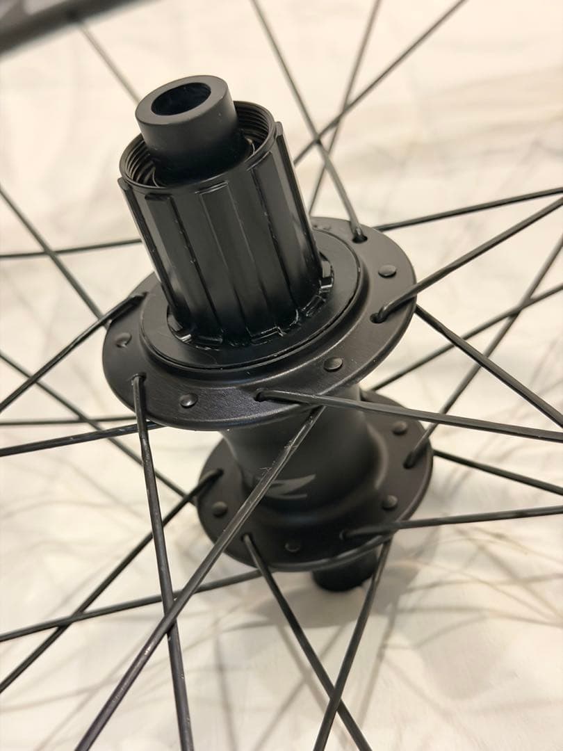 Zipp 303 firecrest 超軽量カーボンホイール前後　リア新品同様