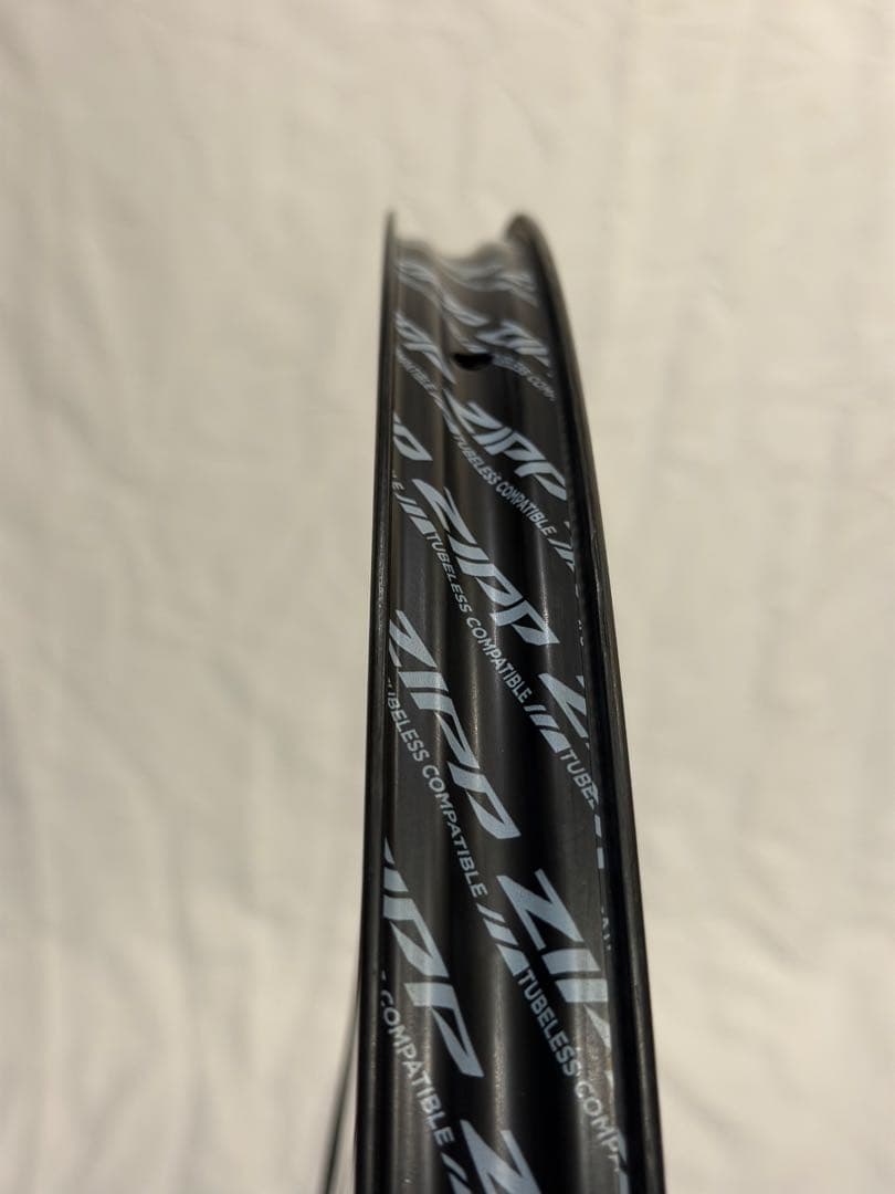 Zipp 303 firecrest 超軽量カーボンホイール前後　リア新品同様