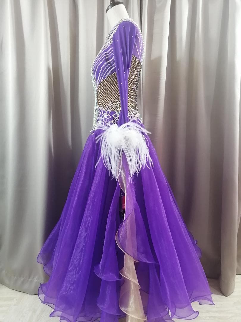 社交ダンスドレス　新品　MＬサイズ　120cm　白フェザー　タンゴ