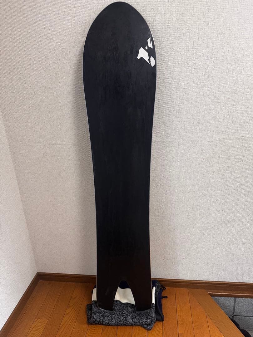 November ICECAT スノーボード パウダーボード フリーラン スノボ