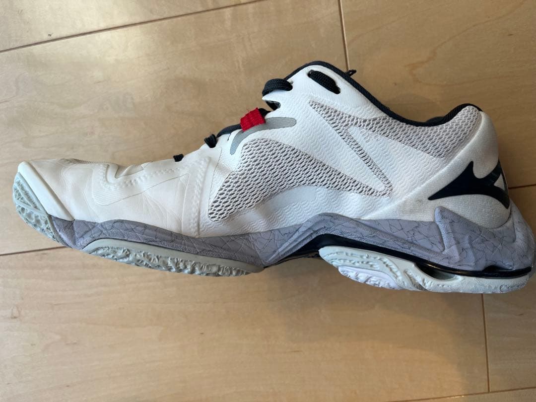 Mizuno ウェーブライトニングZ8 27.0