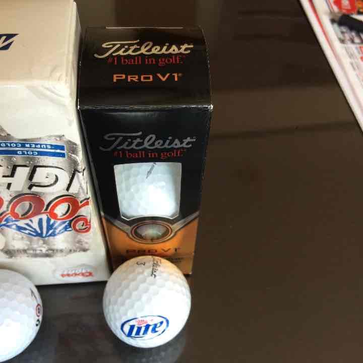 ブリジストンとタイトリストゴルフボールとクラブ拭き非売品