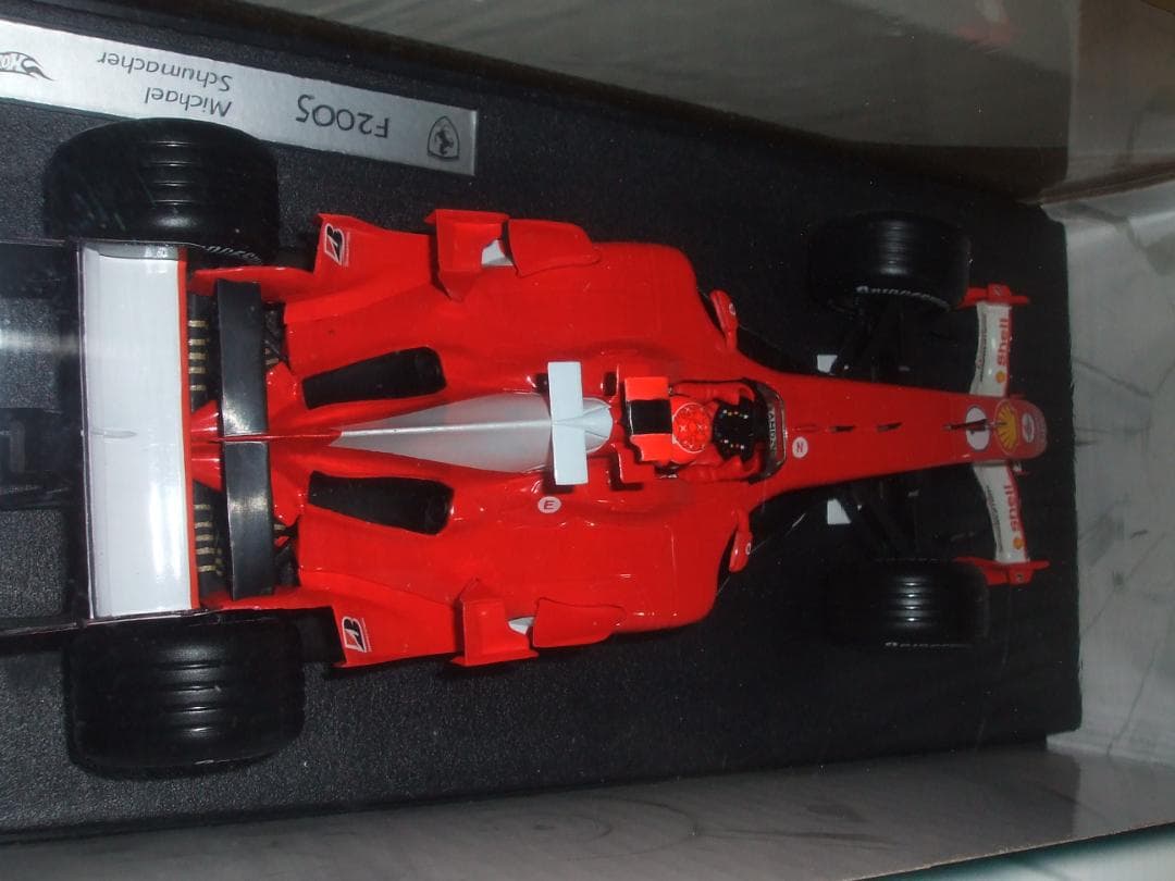 未開封　フェラーリ　F２００５　M・シューマッハ　＃１　マテル　１／１８