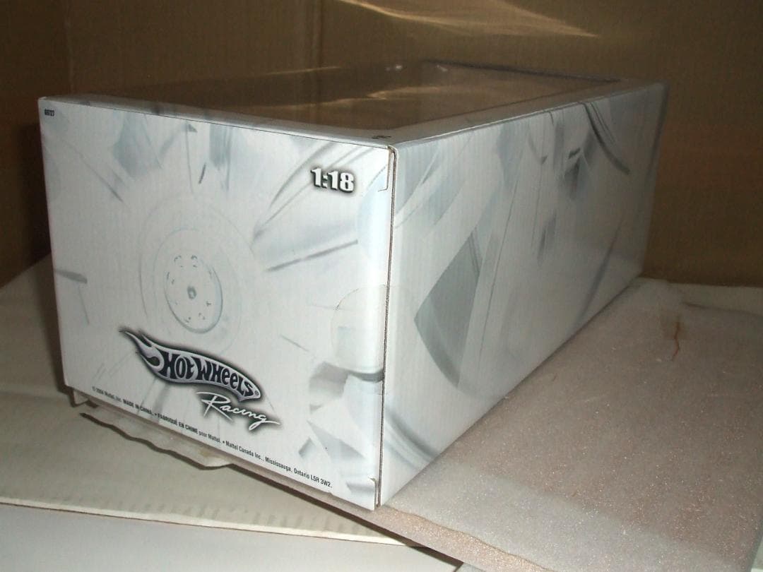 未開封　フェラーリ　F２００５　M・シューマッハ　＃１　マテル　１／１８